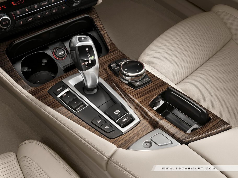 https://i.i-sgcm.com/new_cars/cars/11492/11492_g12