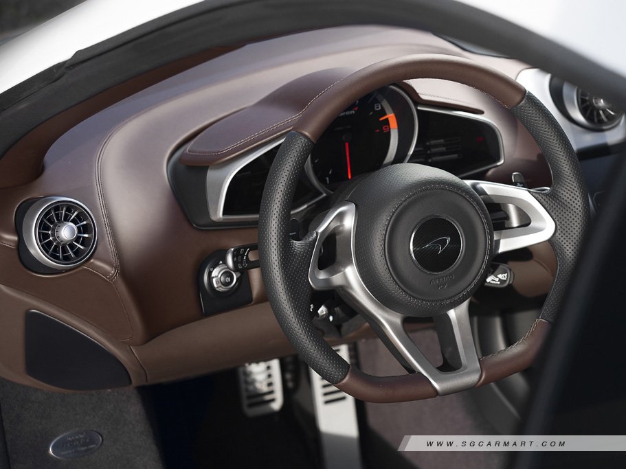 https://i.i-sgcm.com/new_cars/cars/11493/11493_g22