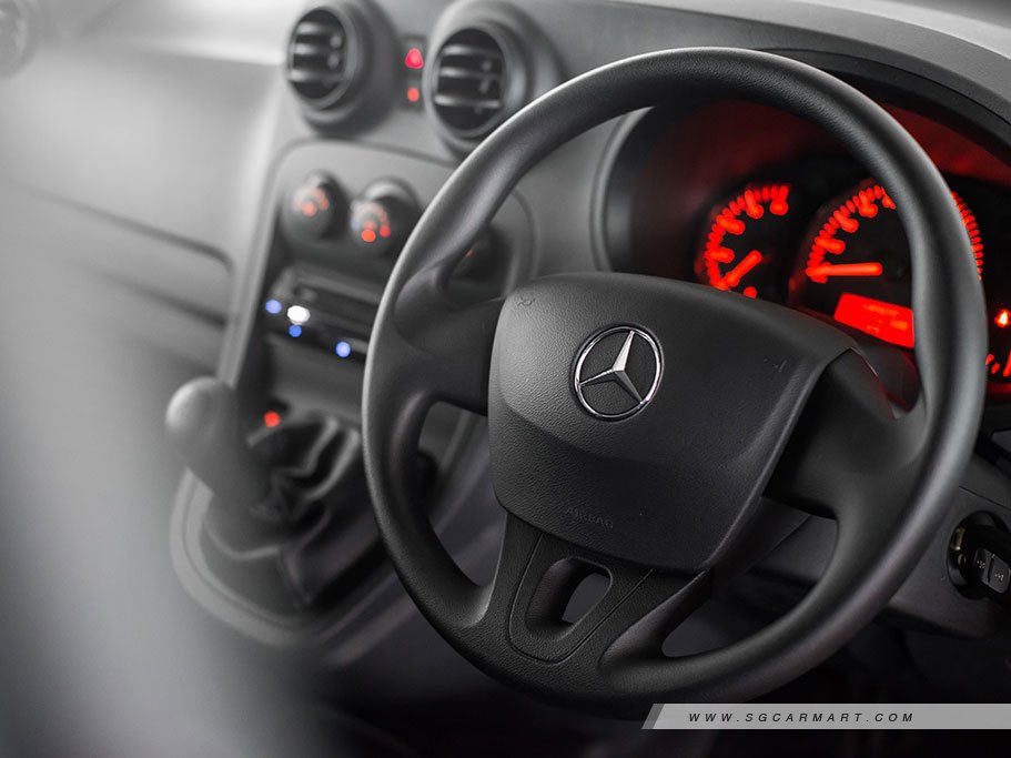 https://i.i-sgcm.com/new_cars/cars/11501/11501_g15