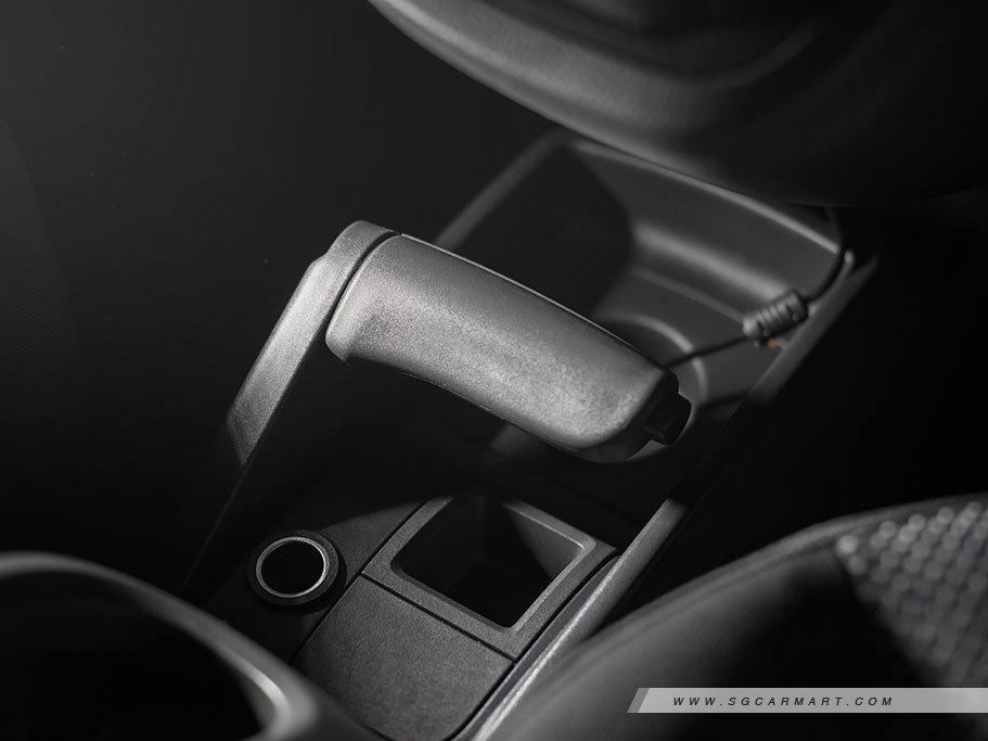 https://i.i-sgcm.com/new_cars/cars/11501/11501_g21