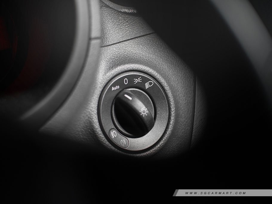 https://i.i-sgcm.com/new_cars/cars/11501/11501_g22