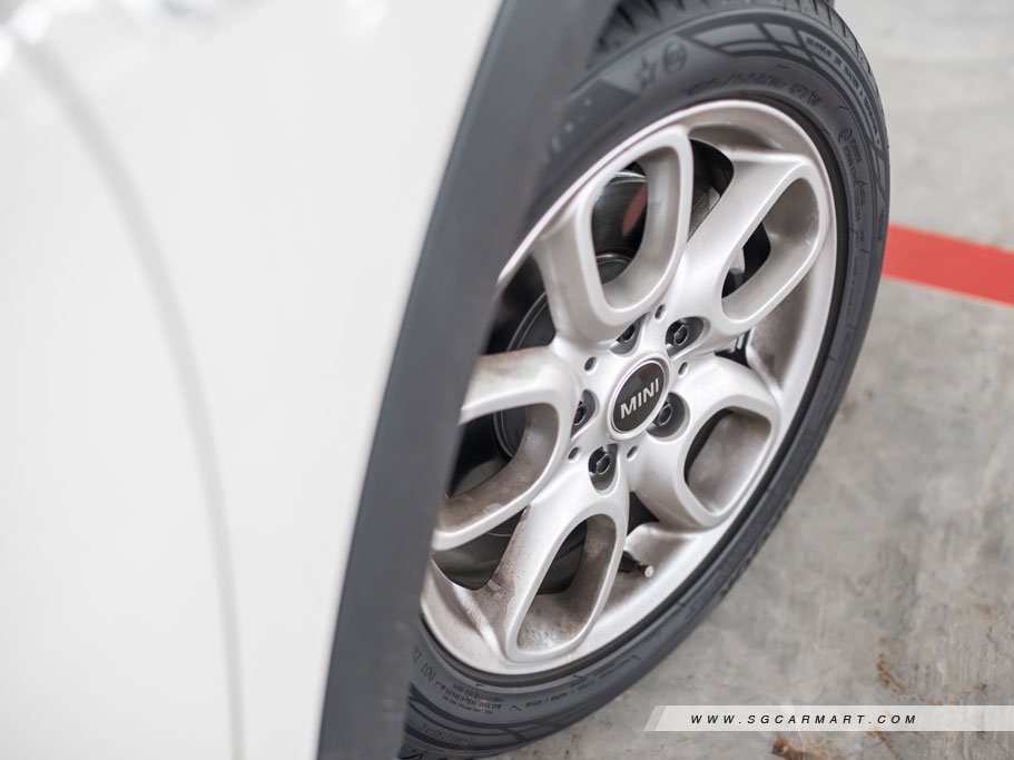 https://i.i-sgcm.com/new_cars/cars/11509/11509_g26