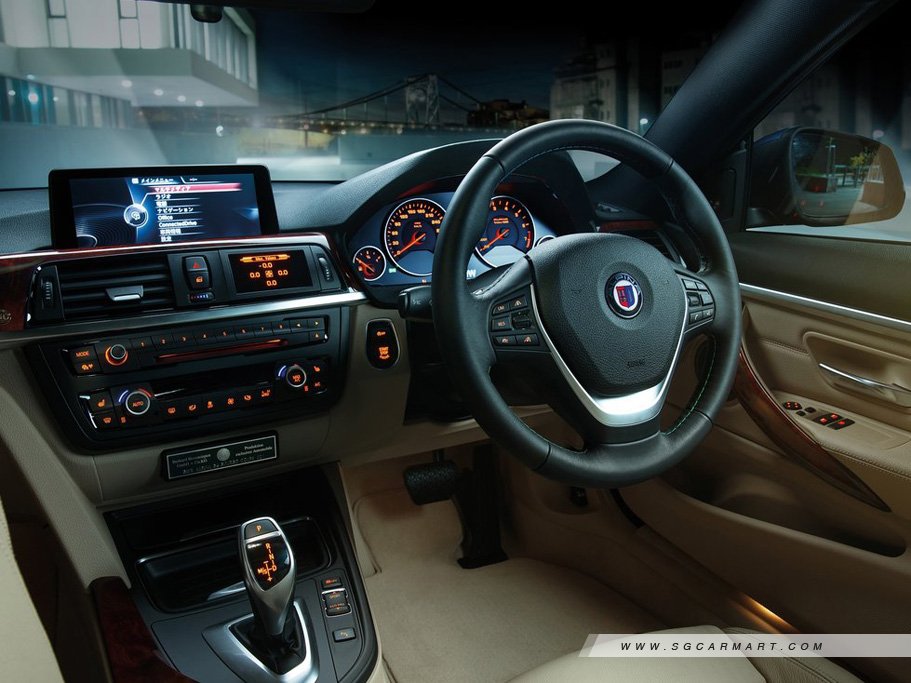 https://i.i-sgcm.com/new_cars/cars/11512/11512_g15