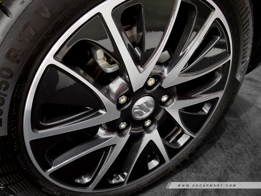https://i.i-sgcm.com/new_cars/cars/11516/11516_g13