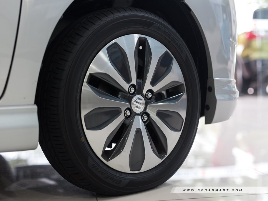 https://i.i-sgcm.com/new_cars/cars/11517/11517_g13