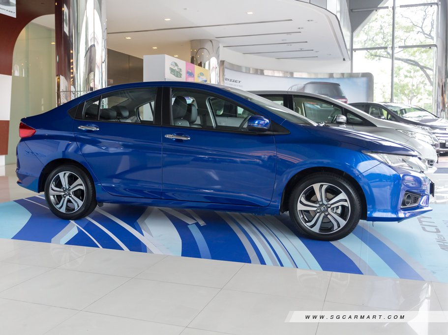 https://i.i-sgcm.com/new_cars/cars/11527/11527_g15