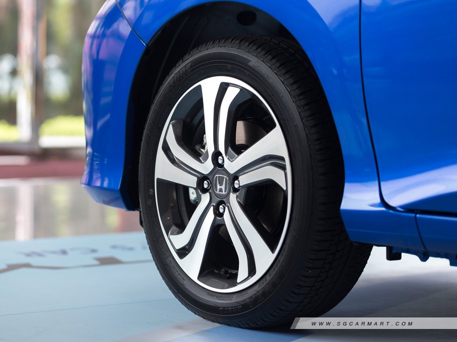 https://i.i-sgcm.com/new_cars/cars/11527/11527_g18