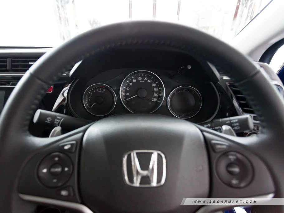 https://i.i-sgcm.com/new_cars/cars/11527/11527_g33