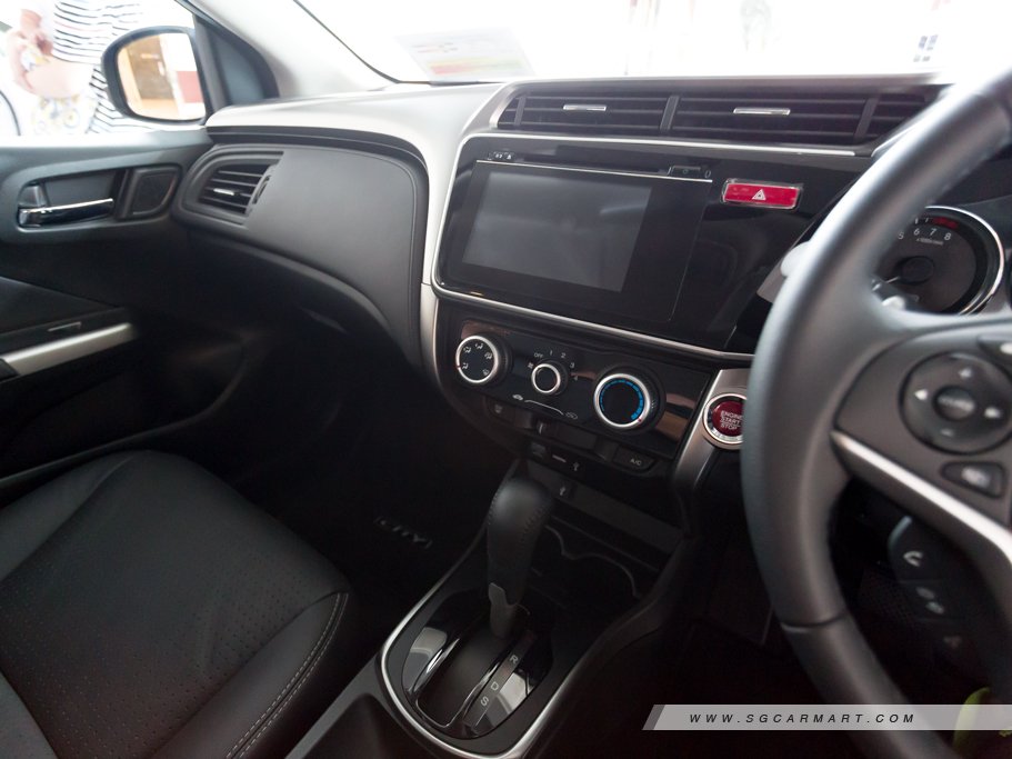 https://i.i-sgcm.com/new_cars/cars/11527/11527_g40