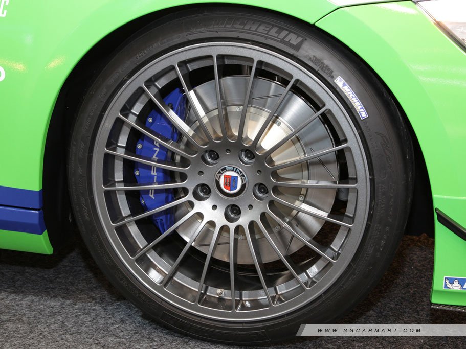 https://i.i-sgcm.com/new_cars/cars/11529/11529_g3