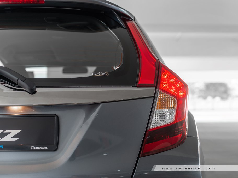https://i.i-sgcm.com/new_cars/cars/11531/11531_g100