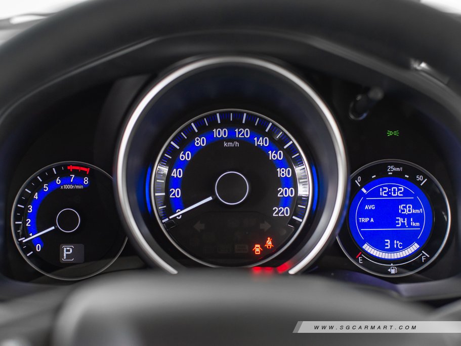 https://i.i-sgcm.com/new_cars/cars/11531/11531_g104