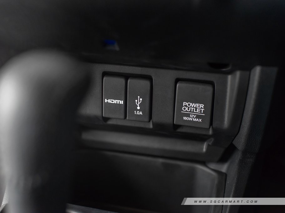 https://i.i-sgcm.com/new_cars/cars/11531/11531_g106