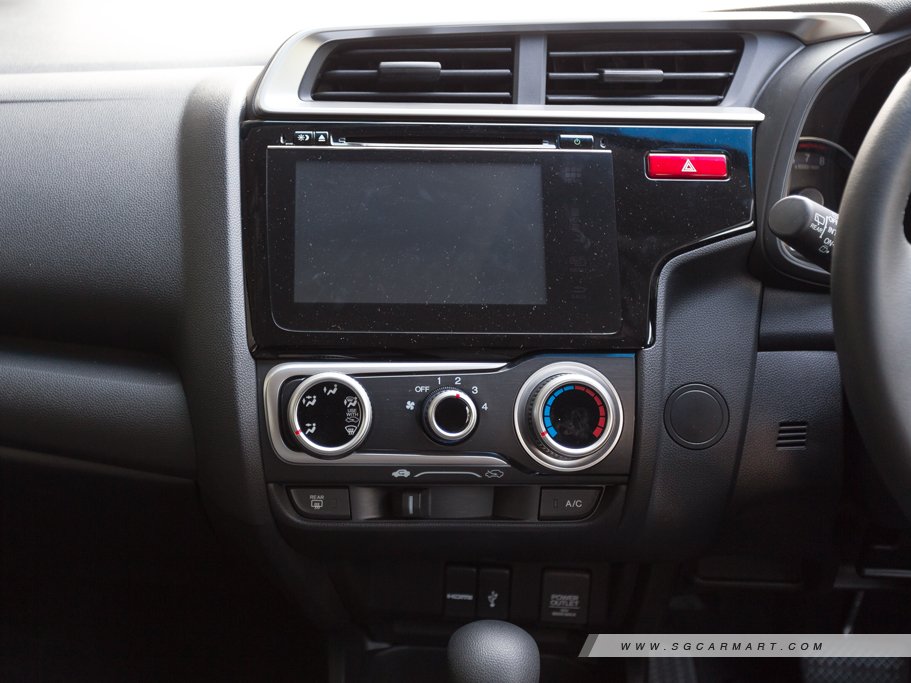 https://i.i-sgcm.com/new_cars/cars/11531/11531_g44
