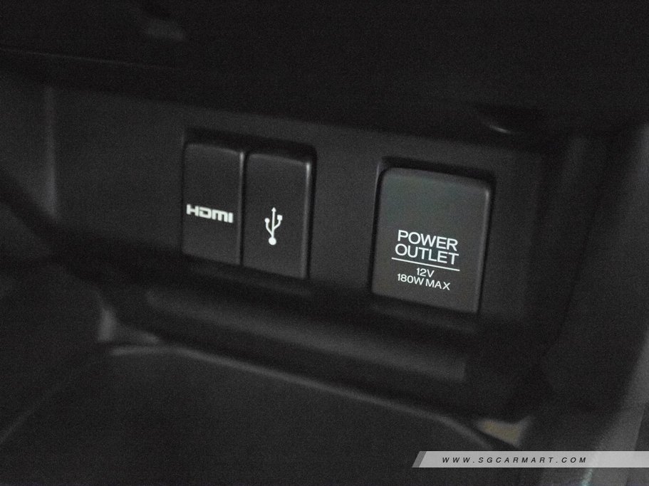 https://i.i-sgcm.com/new_cars/cars/11531/11531_g77