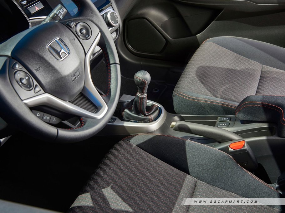 https://i.i-sgcm.com/new_cars/cars/11531/11531_g92