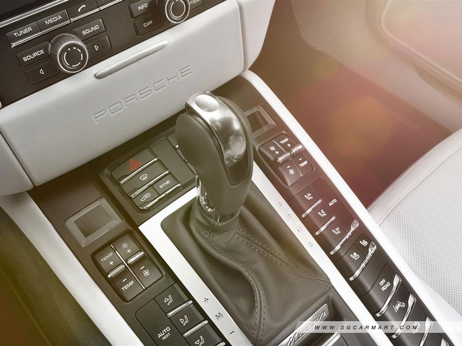 https://i.i-sgcm.com/new_cars/cars/11541/11541_g14