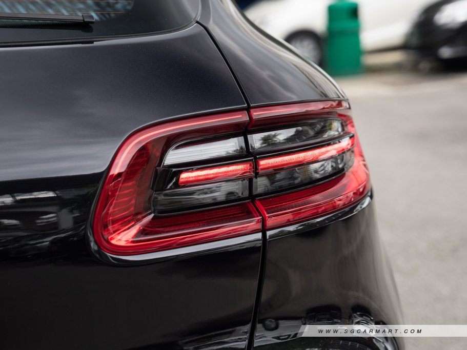 https://i.i-sgcm.com/new_cars/cars/11555/11555_g13