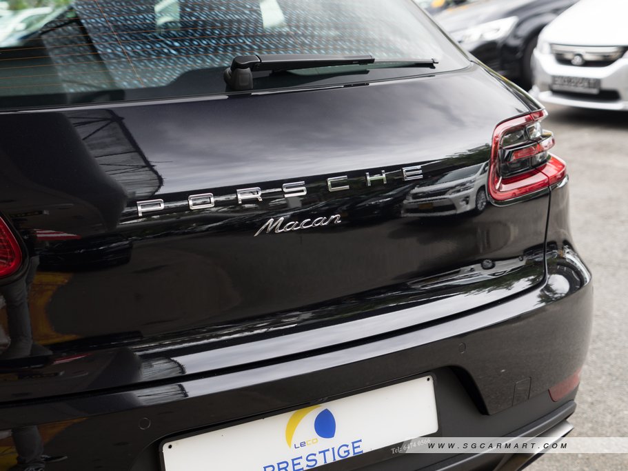 https://i.i-sgcm.com/new_cars/cars/11555/11555_g14