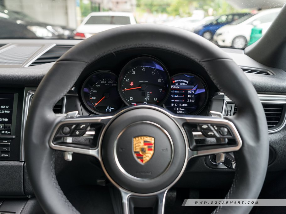 https://i.i-sgcm.com/new_cars/cars/11555/11555_g21