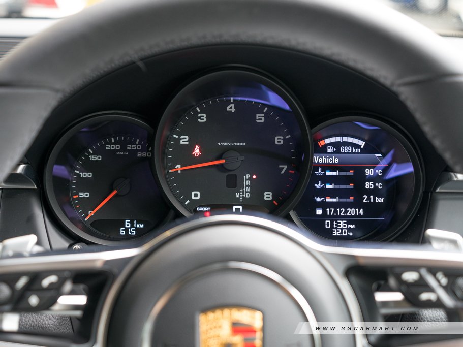 https://i.i-sgcm.com/new_cars/cars/11555/11555_g22