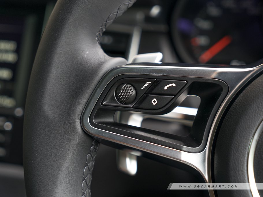 https://i.i-sgcm.com/new_cars/cars/11555/11555_g23