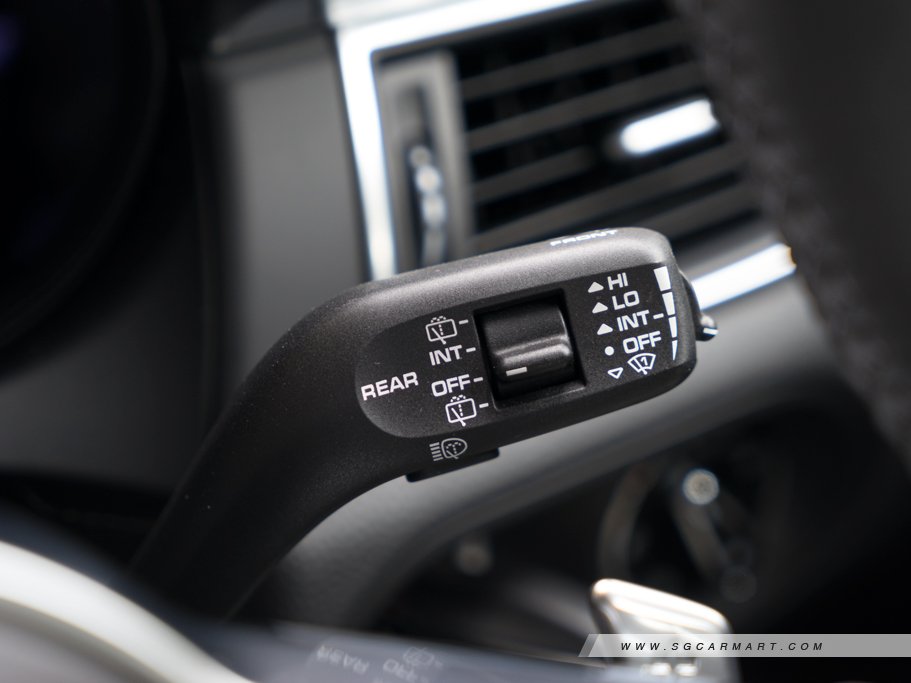 https://i.i-sgcm.com/new_cars/cars/11555/11555_g26