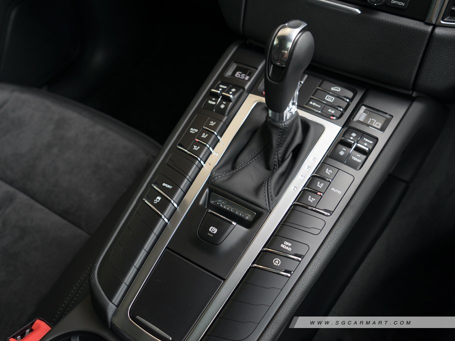 https://i.i-sgcm.com/new_cars/cars/11555/11555_g33