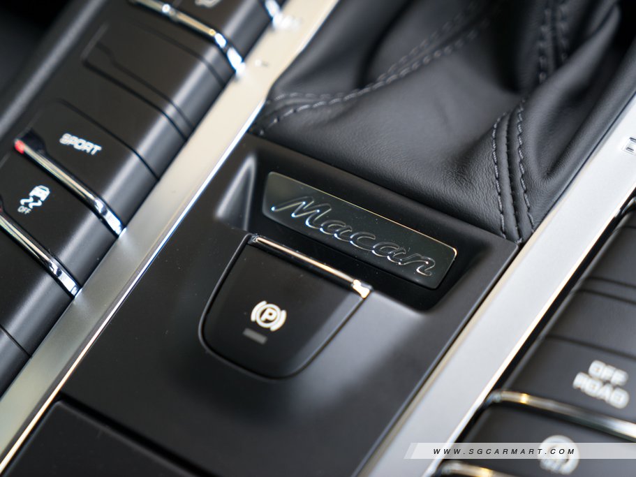 https://i.i-sgcm.com/new_cars/cars/11555/11555_g38