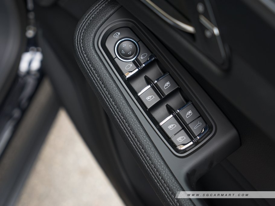 https://i.i-sgcm.com/new_cars/cars/11555/11555_g40