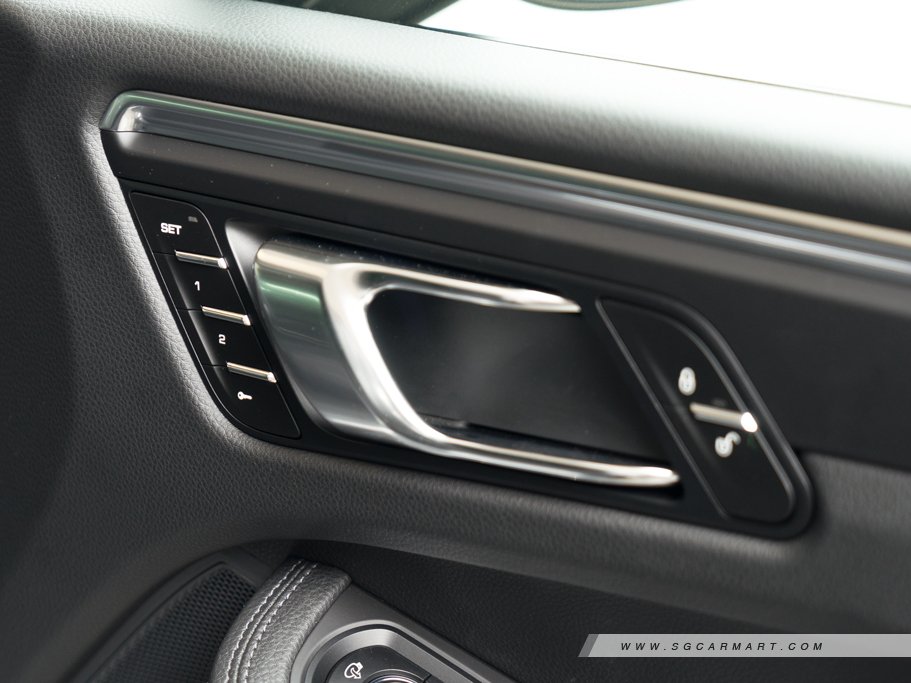 https://i.i-sgcm.com/new_cars/cars/11555/11555_g41