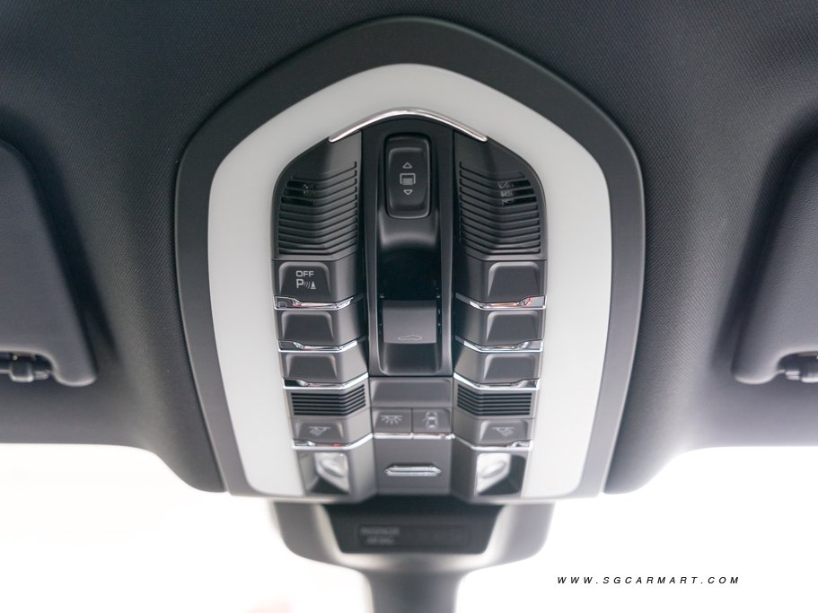 https://i.i-sgcm.com/new_cars/cars/11555/11555_g42