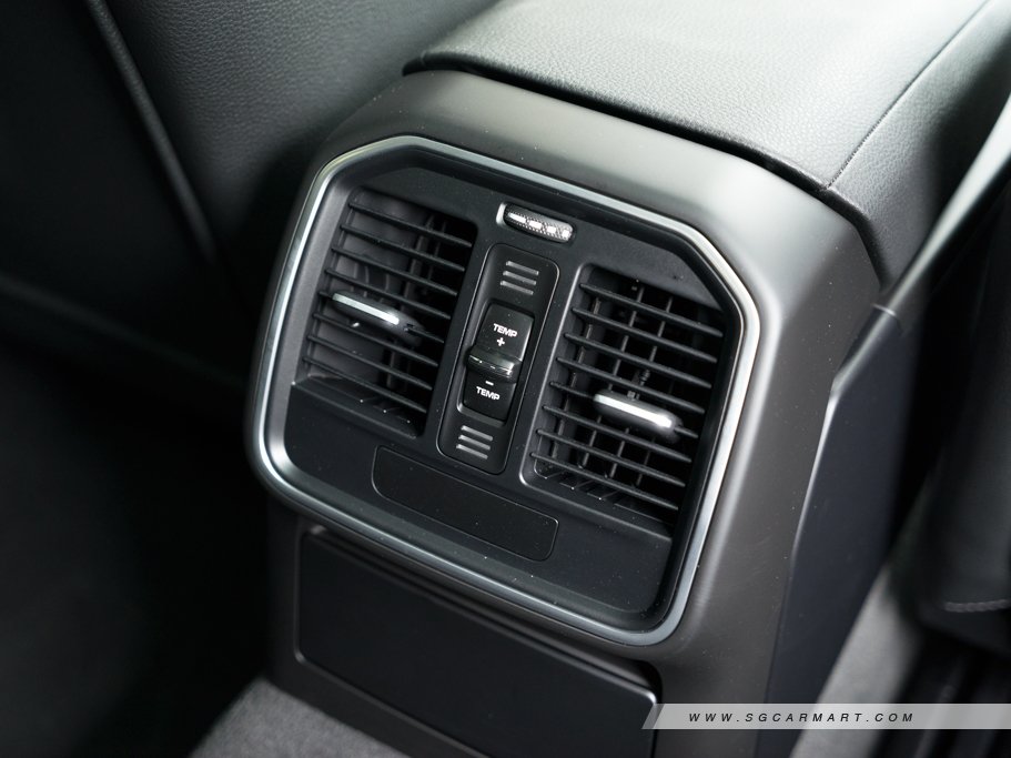 https://i.i-sgcm.com/new_cars/cars/11555/11555_g44
