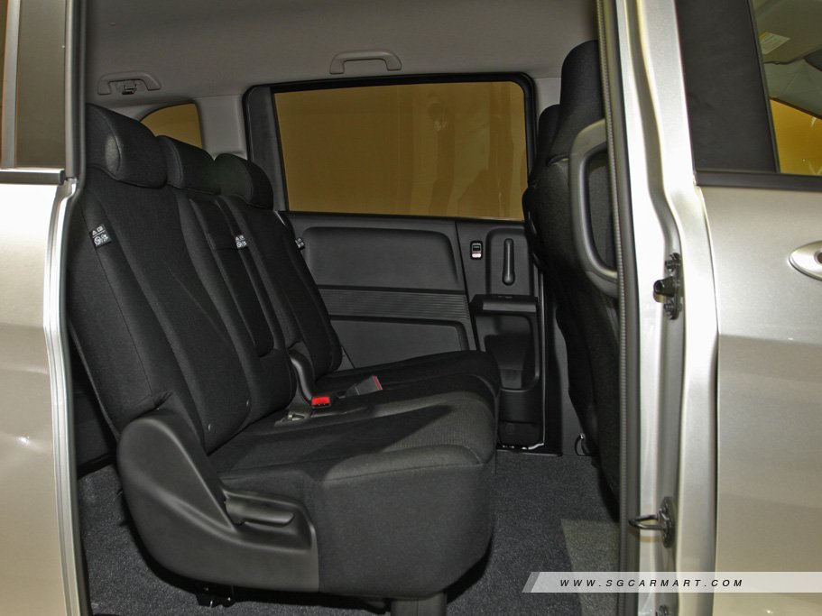 https://i.i-sgcm.com/new_cars/cars/11556/11556_g12