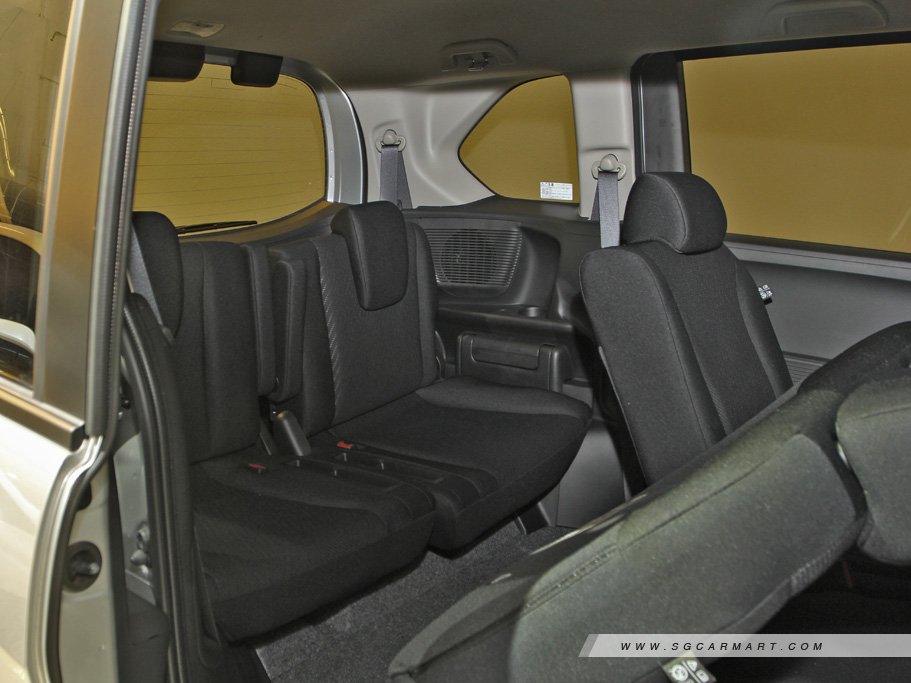https://i.i-sgcm.com/new_cars/cars/11556/11556_g13