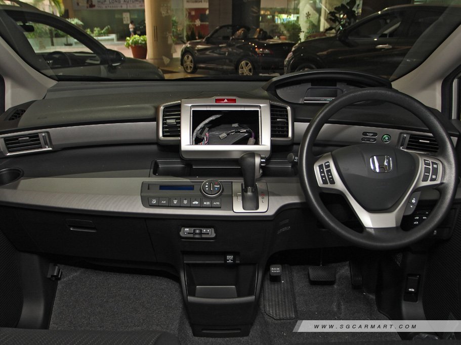 https://i.i-sgcm.com/new_cars/cars/11556/11556_g14