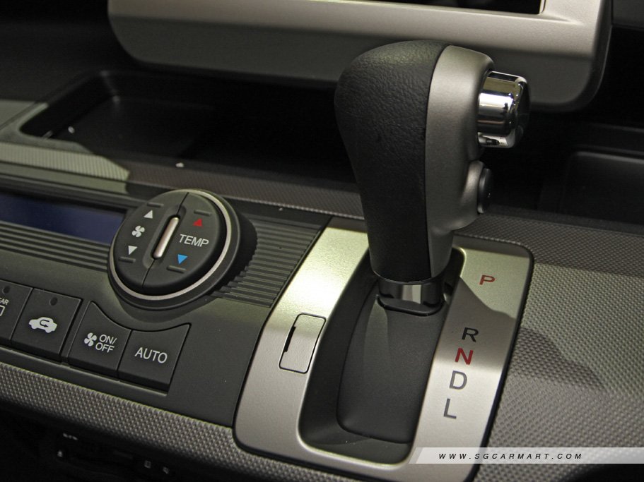 https://i.i-sgcm.com/new_cars/cars/11556/11556_g24