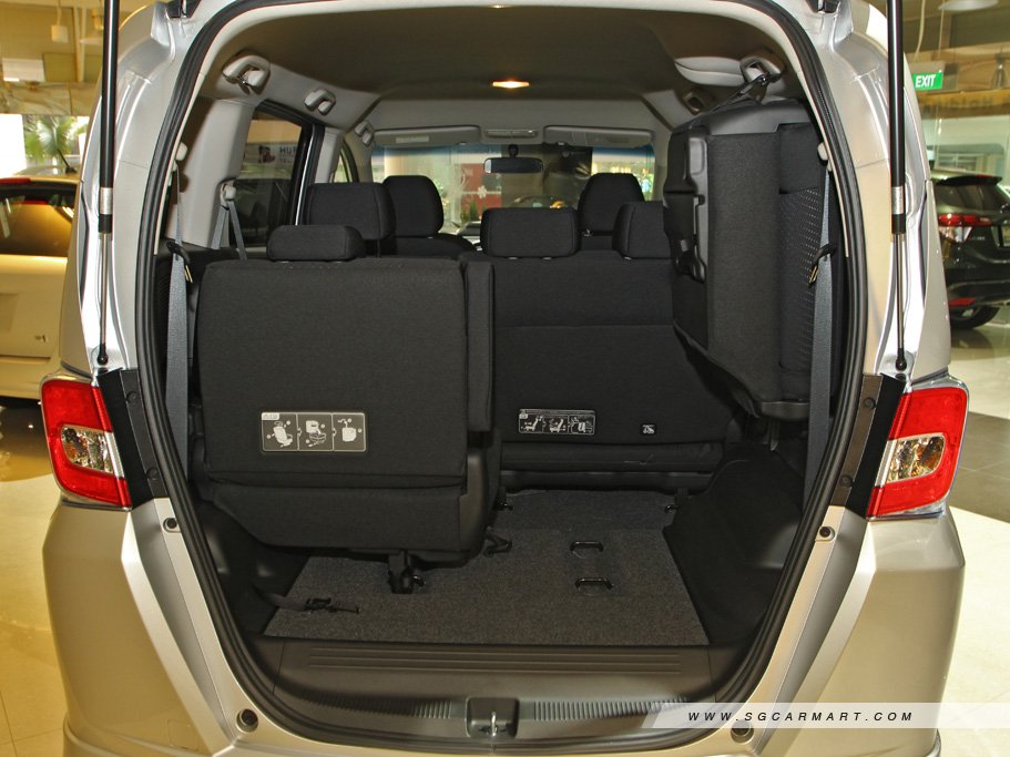 https://i.i-sgcm.com/new_cars/cars/11556/11556_g28