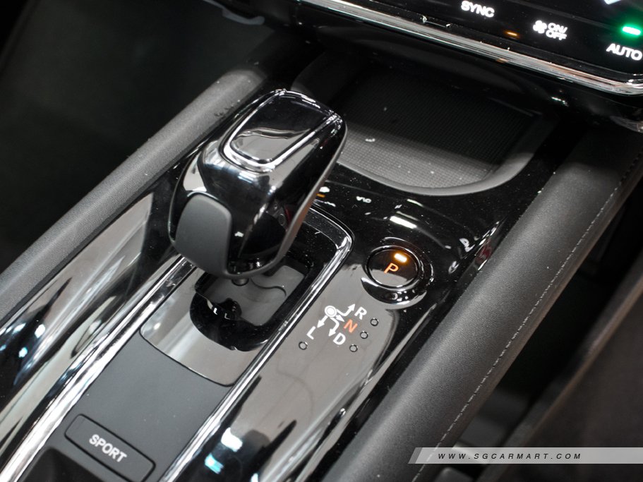 https://i.i-sgcm.com/new_cars/cars/11557/11557_g100