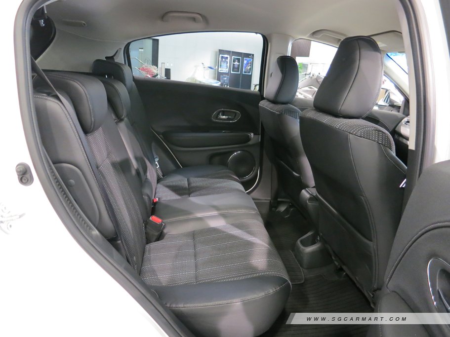https://i.i-sgcm.com/new_cars/cars/11557/11557_g12