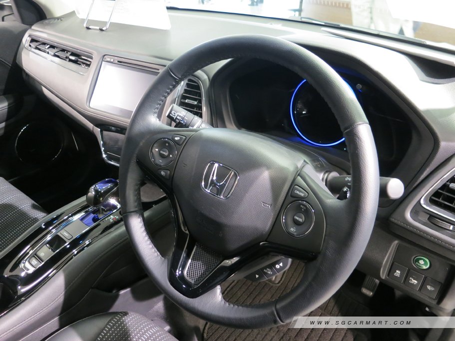 https://i.i-sgcm.com/new_cars/cars/11557/11557_g13