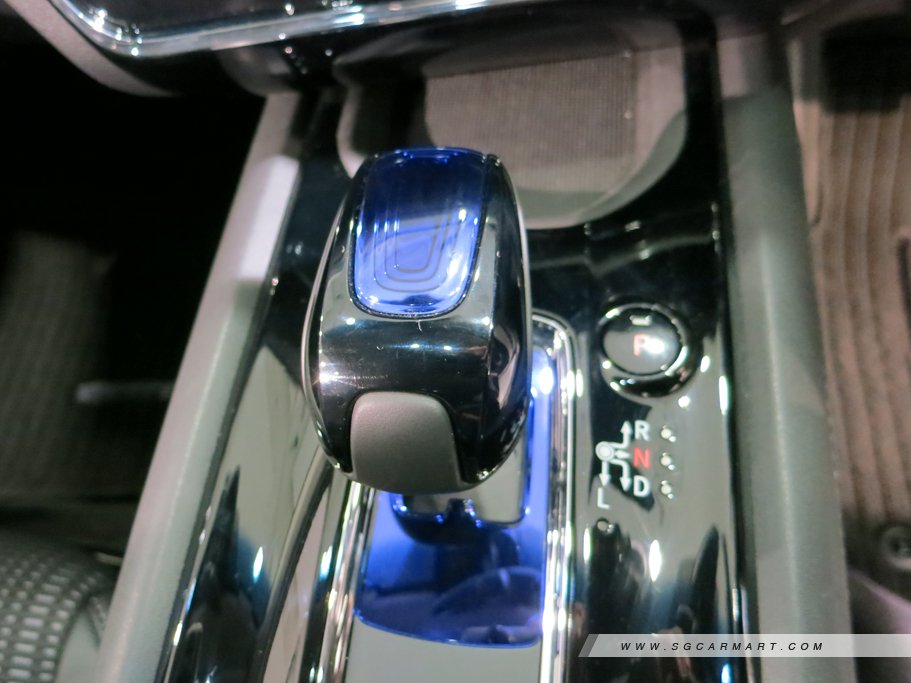 https://i.i-sgcm.com/new_cars/cars/11557/11557_g15