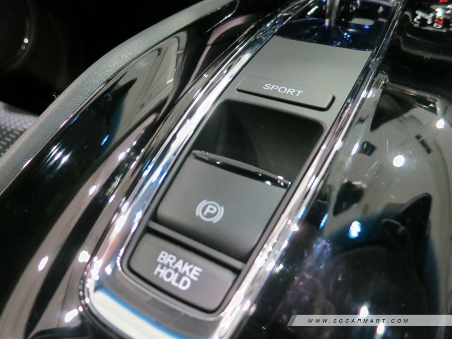 https://i.i-sgcm.com/new_cars/cars/11557/11557_g16