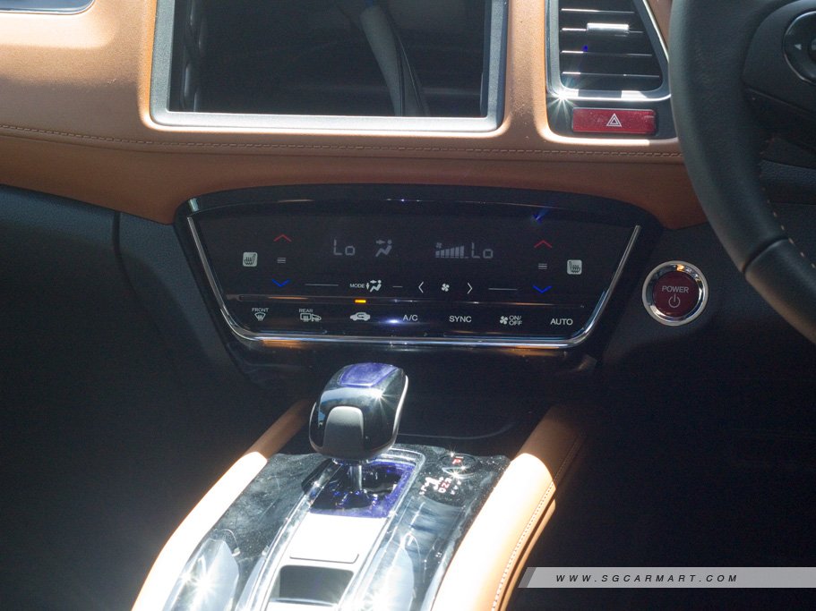 https://i.i-sgcm.com/new_cars/cars/11557/11557_g42