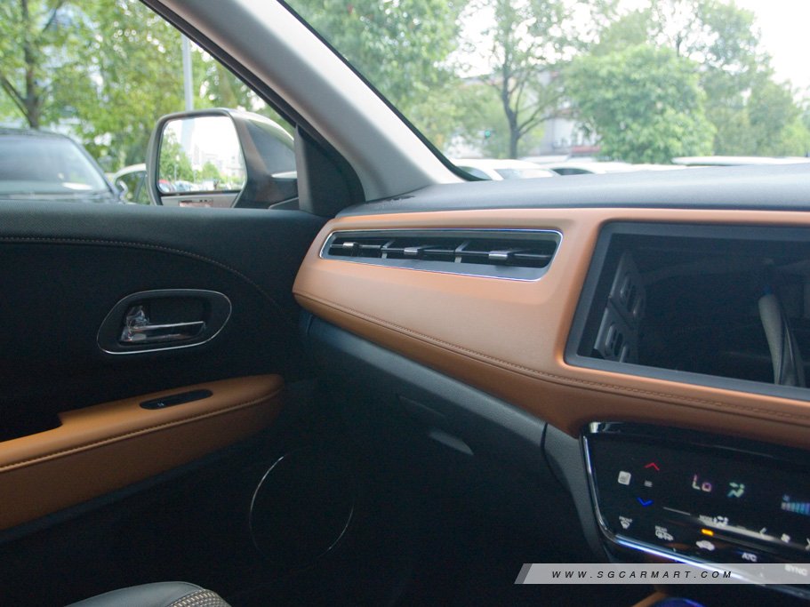 https://i.i-sgcm.com/new_cars/cars/11557/11557_g44