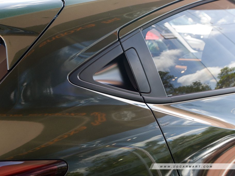 https://i.i-sgcm.com/new_cars/cars/11557/11557_g51