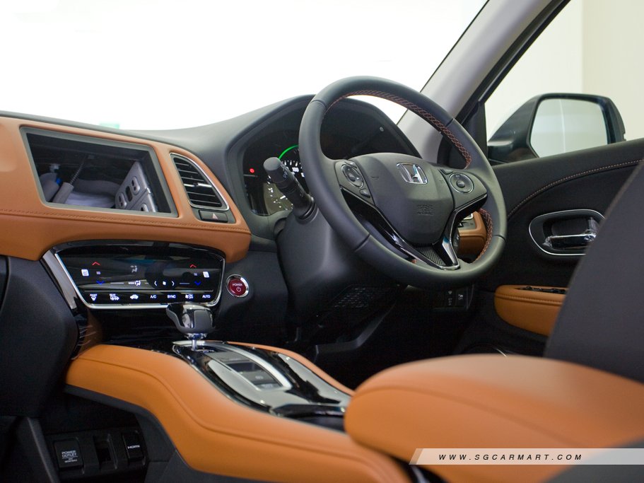 https://i.i-sgcm.com/new_cars/cars/11557/11557_g70