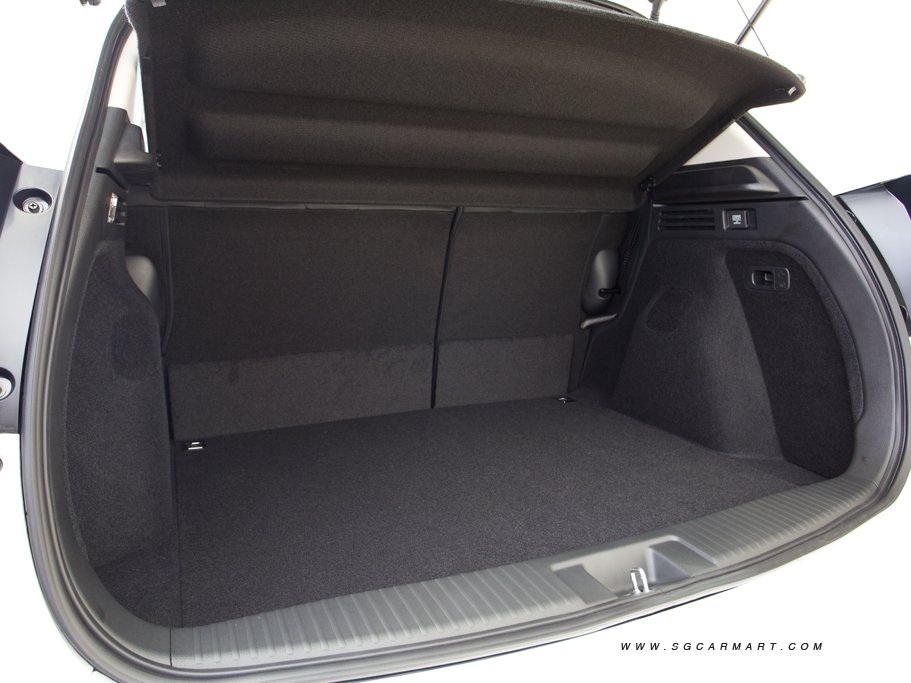 https://i.i-sgcm.com/new_cars/cars/11557/11557_g84