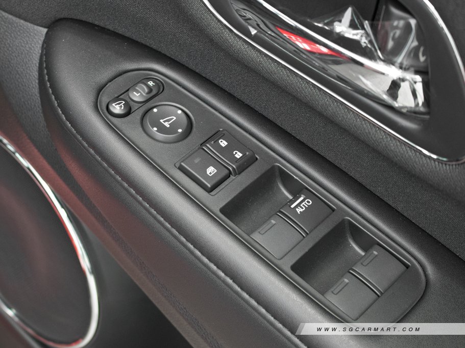 https://i.i-sgcm.com/new_cars/cars/11557/11557_g93