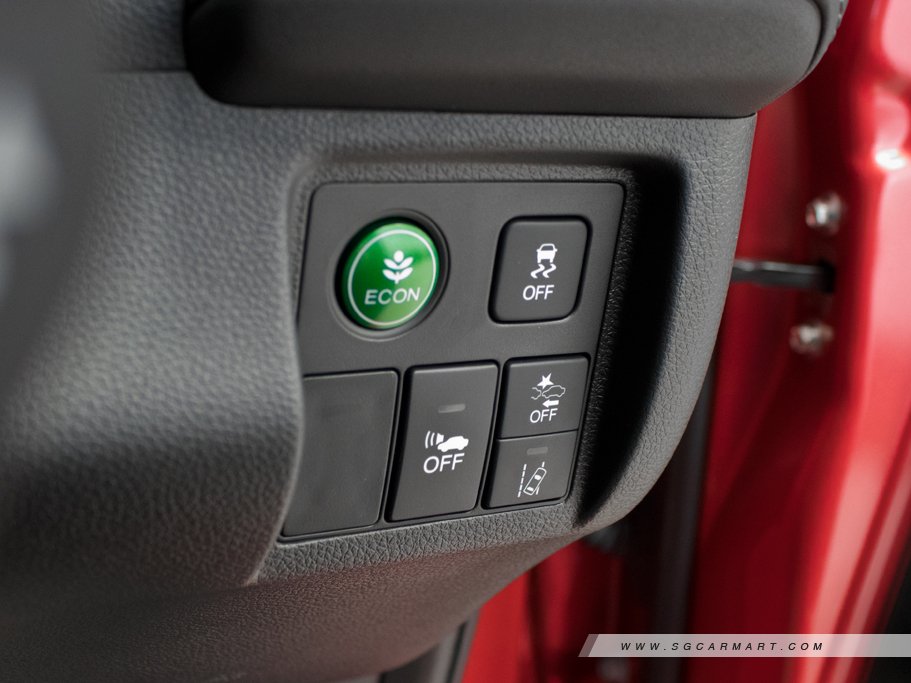 https://i.i-sgcm.com/new_cars/cars/11557/11557_g95